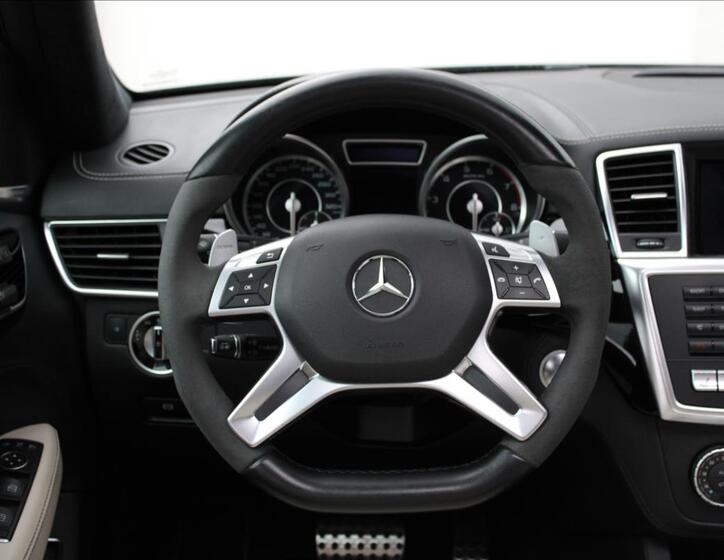 Mercedes-Benz Třídy M 21