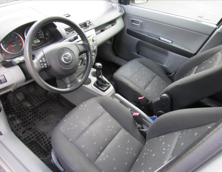Mazda 2 9