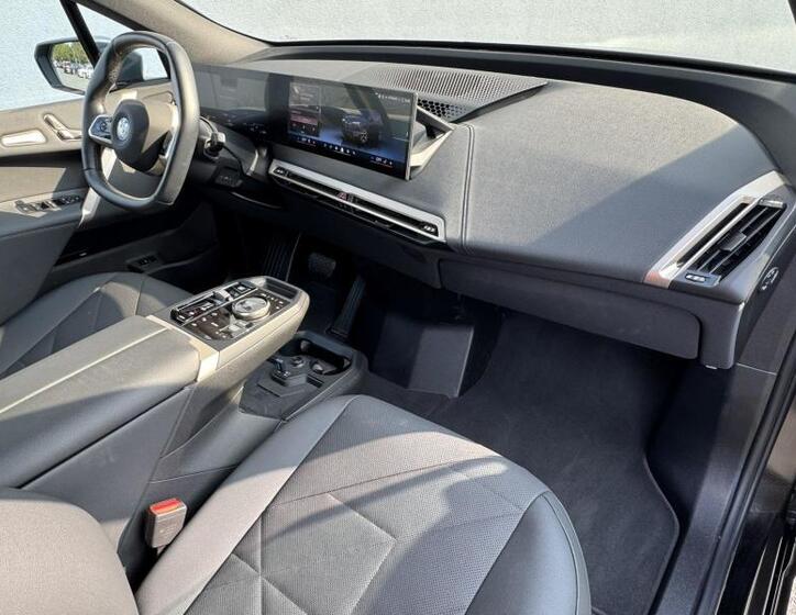 BMW iX 9