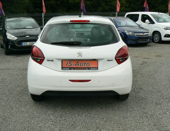Peugeot 208 6