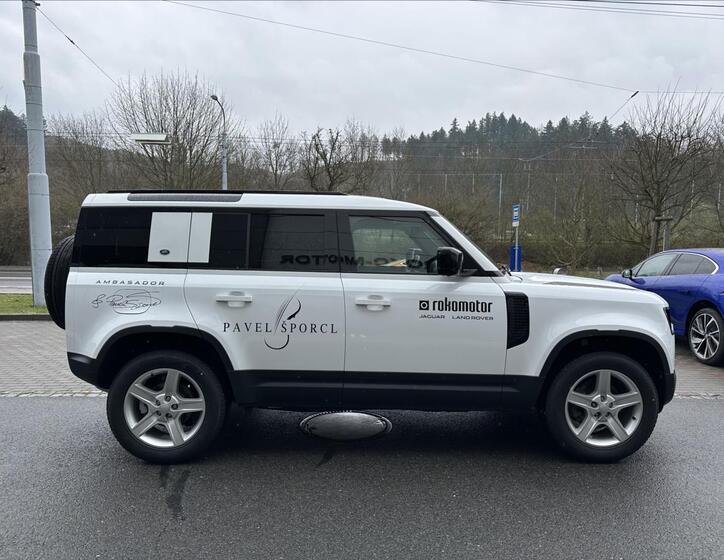 Land Rover Defender 7