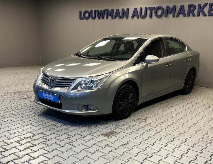 Toyota Avensis 1
