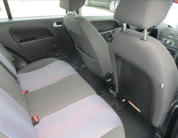 Ford Fusion 11