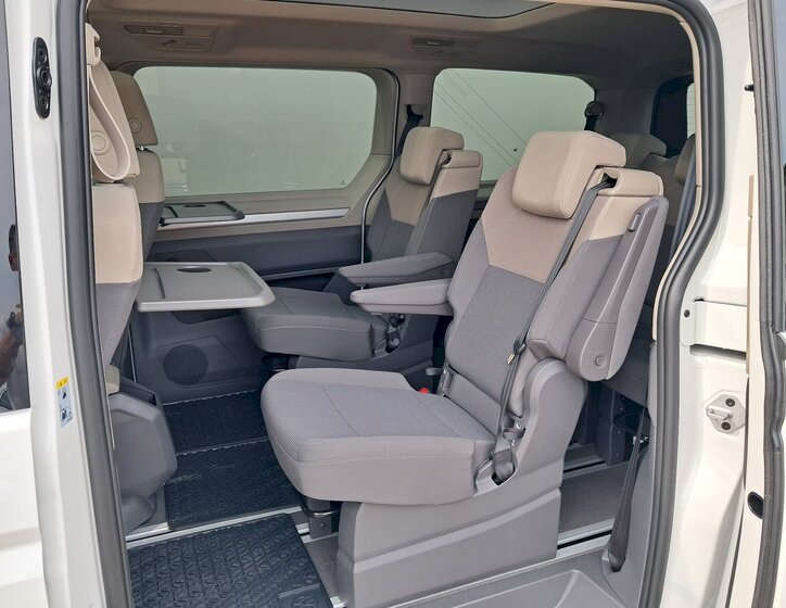 Volkswagen Multivan 22