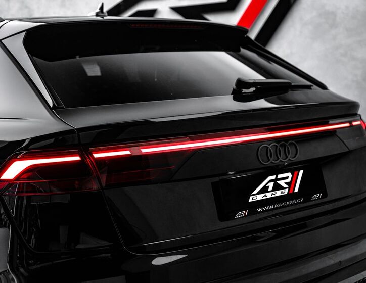 Audi SQ8 8