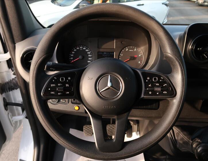 Mercedes-Benz Sprinter 16