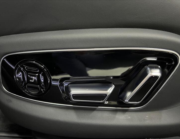 Audi S8 23