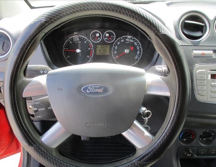 Ford Tourneo Connect 15