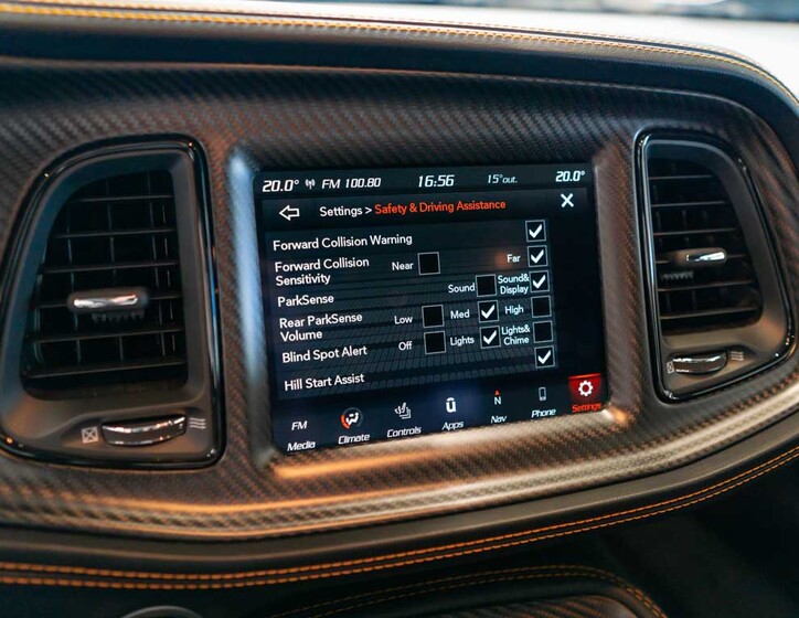 Dodge Challenger 33