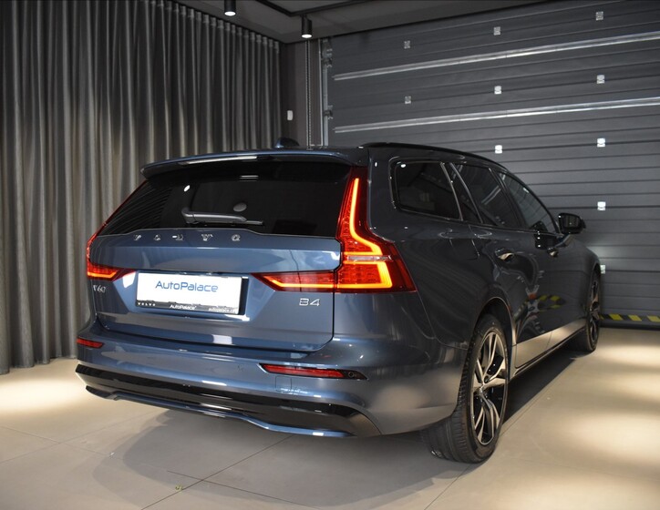 Volvo V60 4