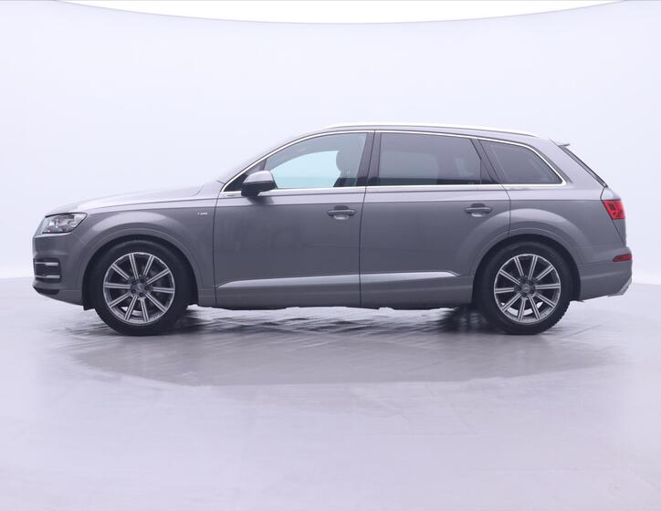 Audi Q7 4