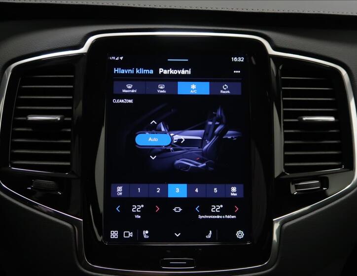Volvo XC90 26