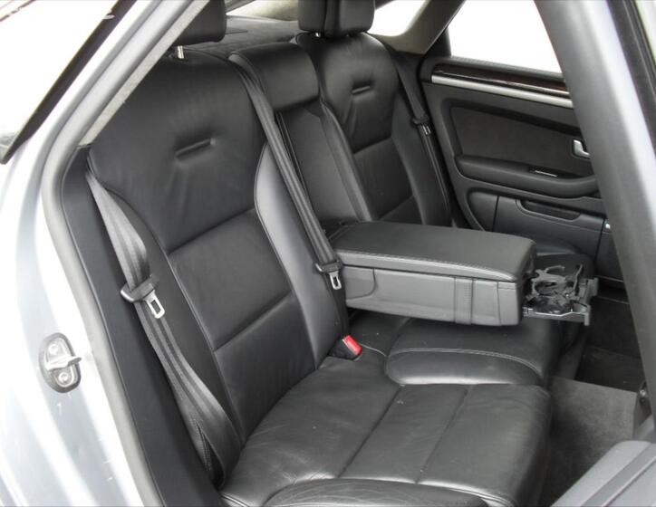 Audi A8 16