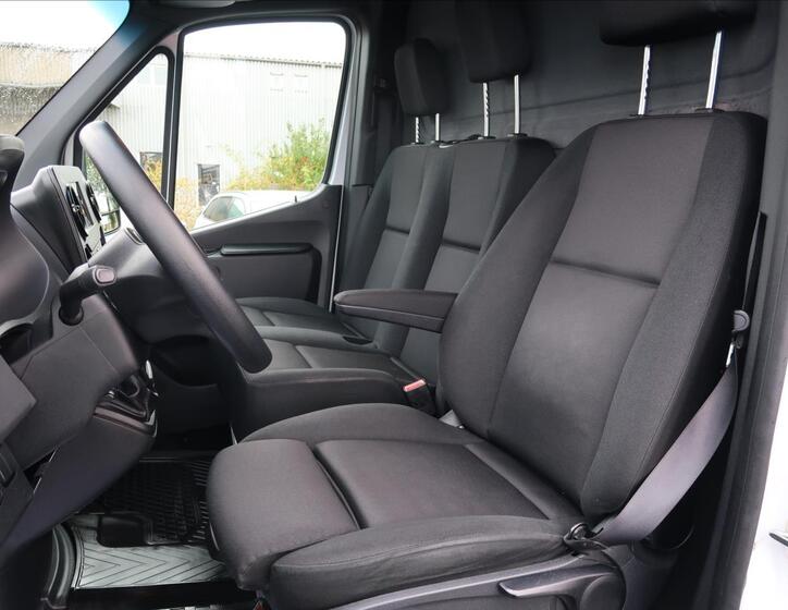 Mercedes-Benz Sprinter 10