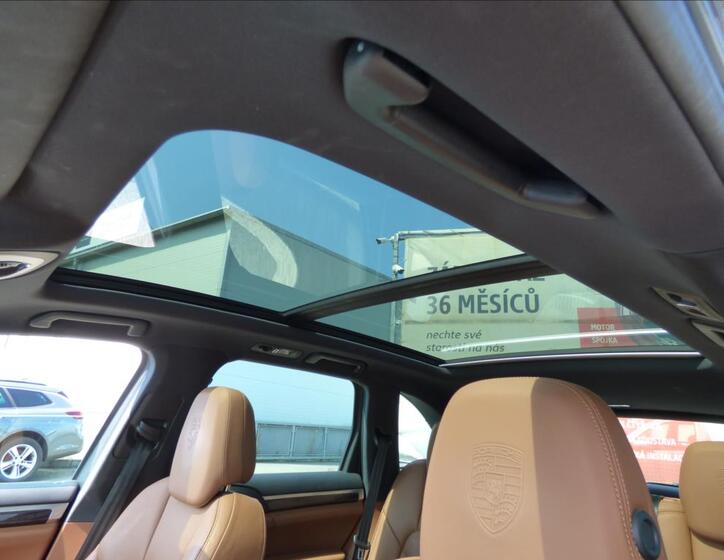 Porsche Cayenne 43