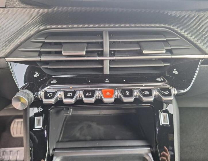 Peugeot 2008 18