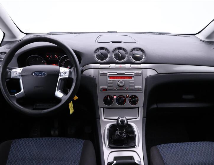 Ford Galaxy 17