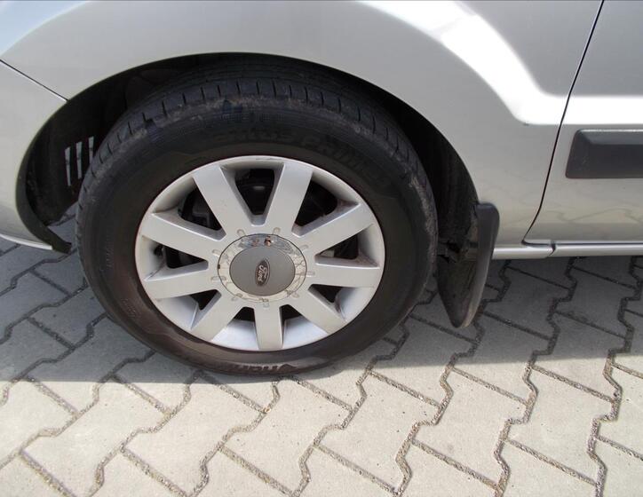 Ford Fusion 6