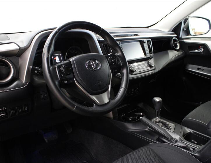 Toyota RAV4 10