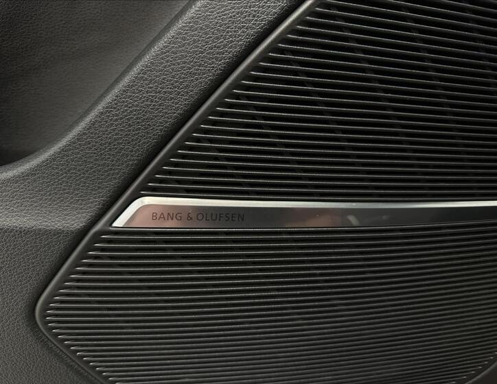 Audi Q8 32