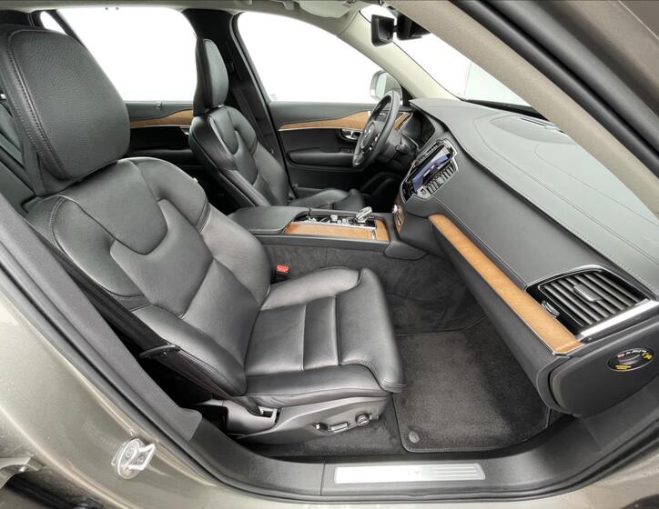 Volvo XC90 17