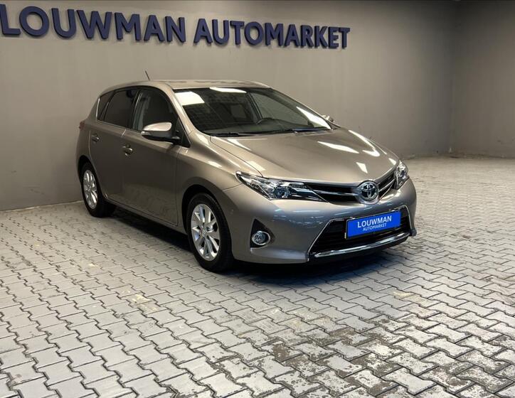 Toyota Auris 13