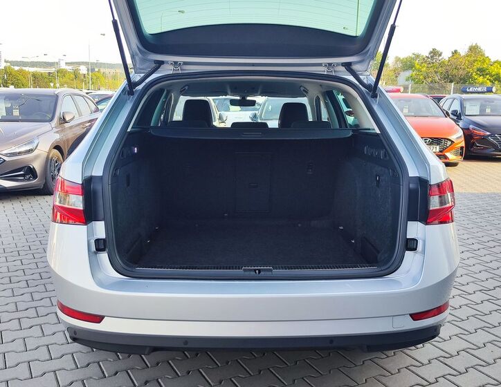 Škoda Superb 9