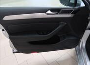 Volkswagen Passat 10