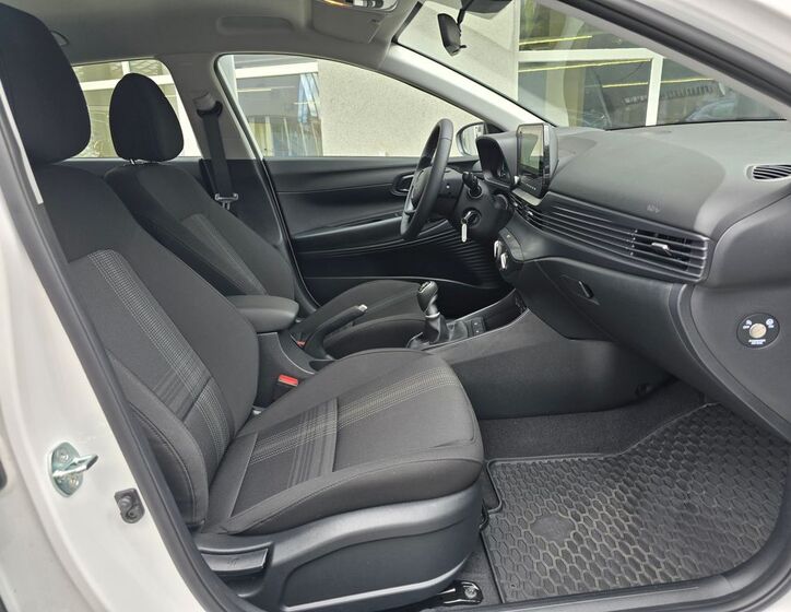 Hyundai i20 21