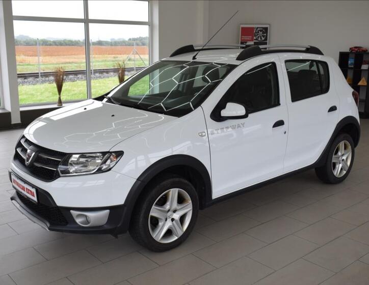 Dacia Sandero 1
