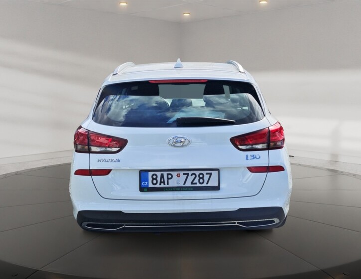 Hyundai i30 4