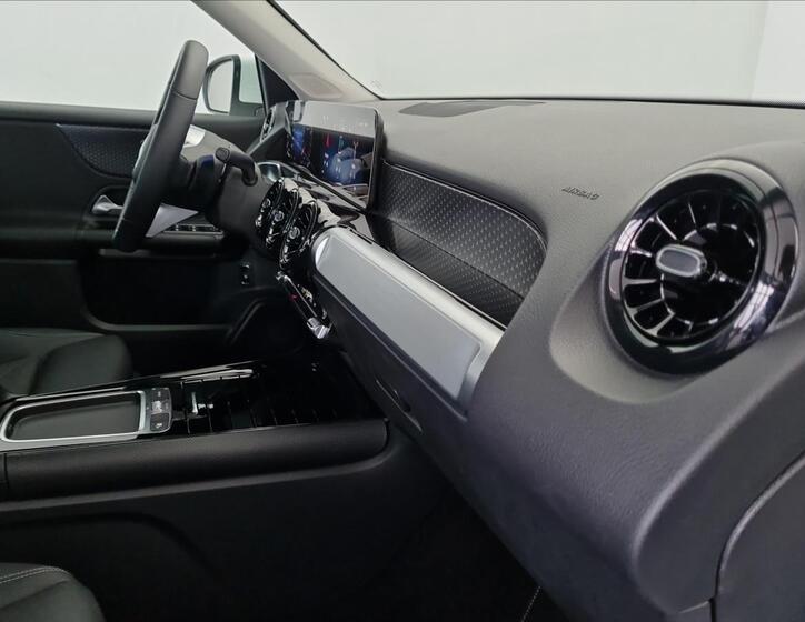 Mercedes-Benz GLB 17