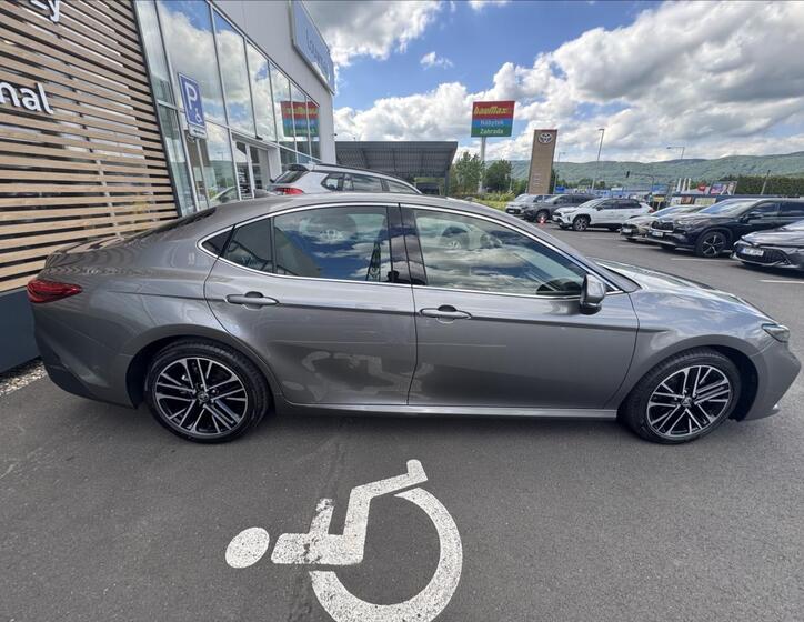 Toyota Camry 17