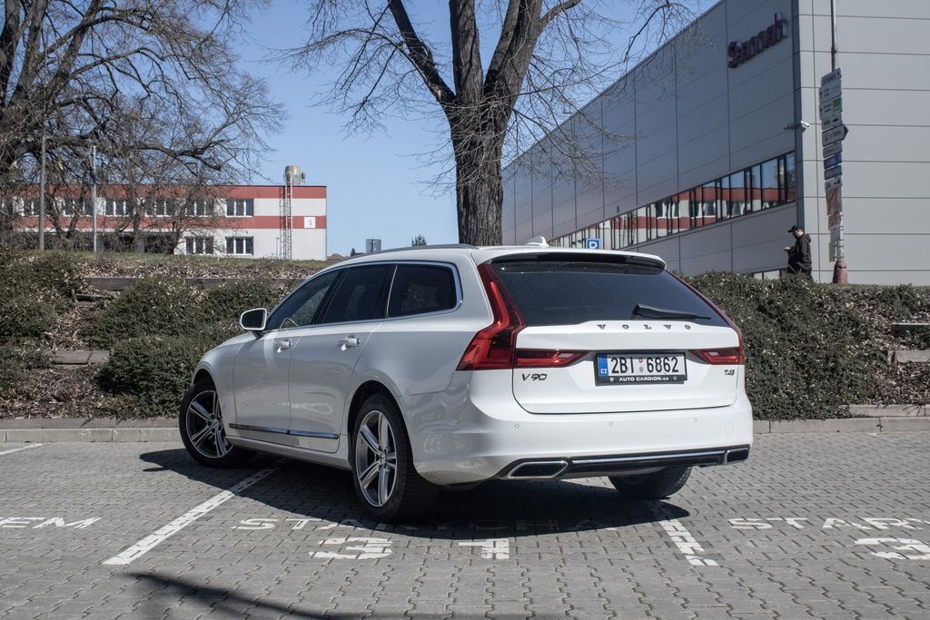 Volvo V90