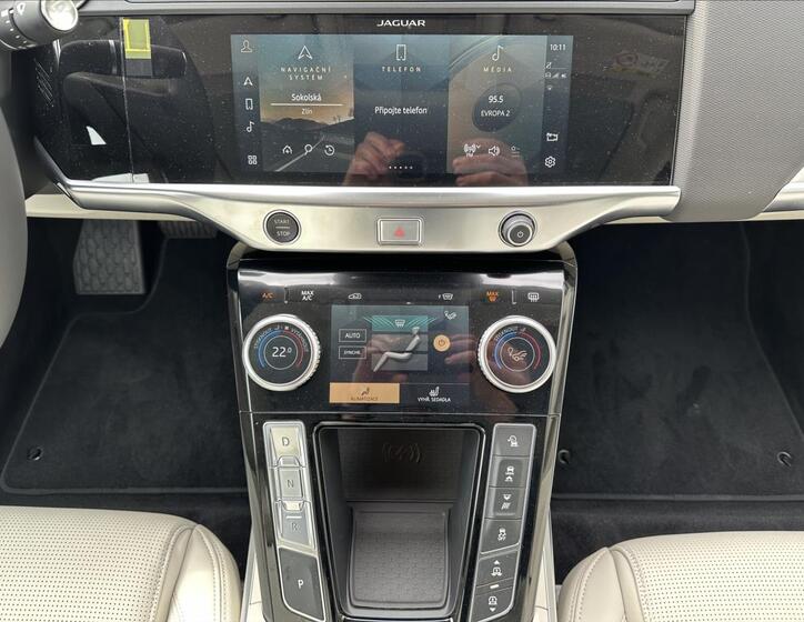 Jaguar I-Pace 14