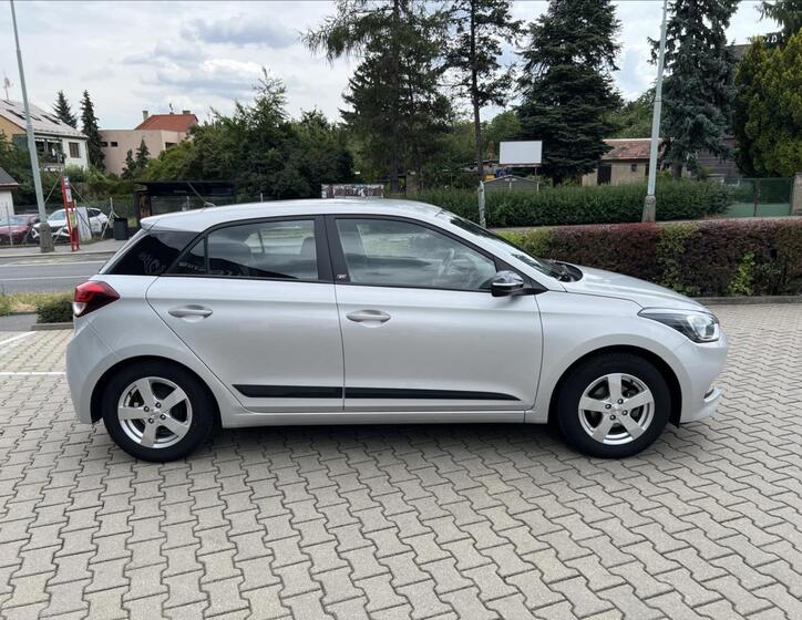 Hyundai i20 6