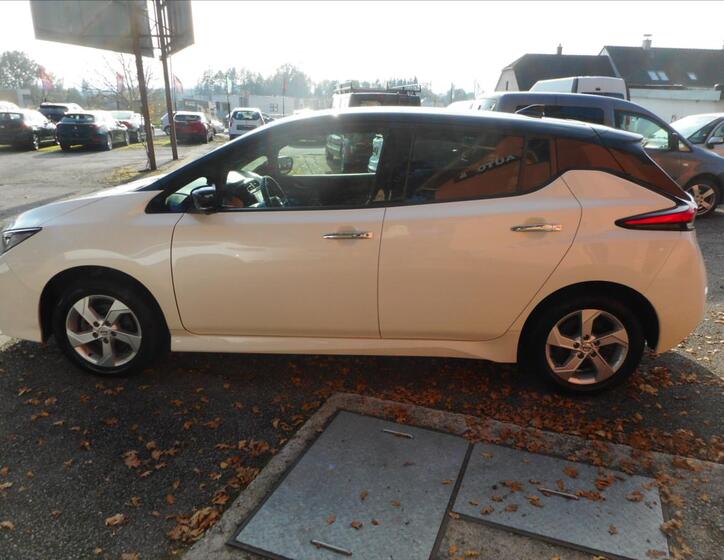Nissan Leaf 8