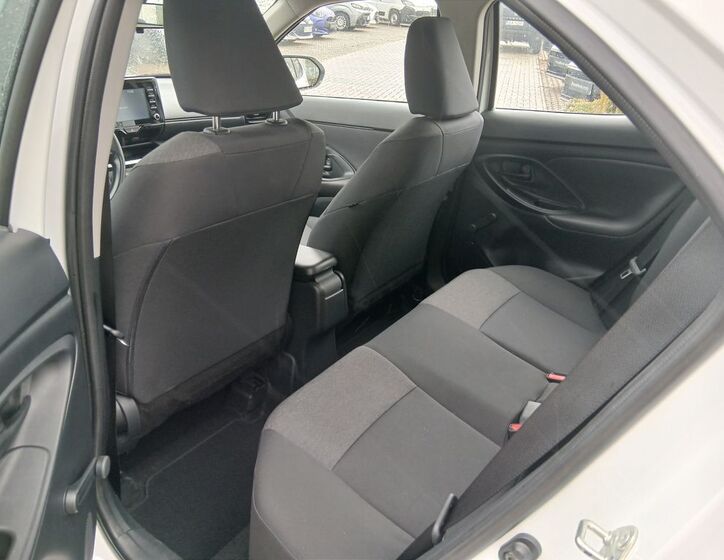 Toyota Yaris Cross 12