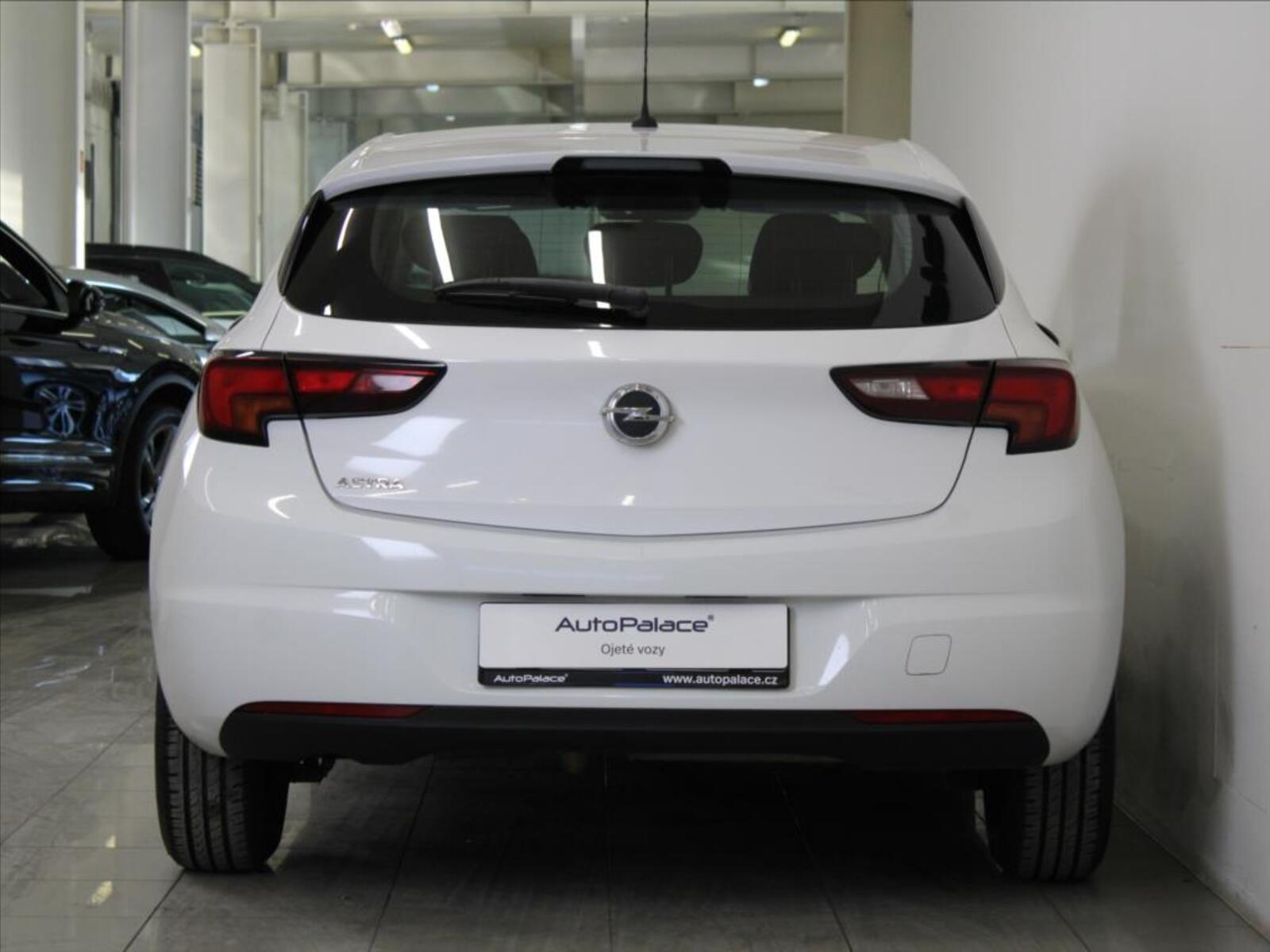 Opel Astra 4