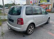 Volkswagen Touran 13