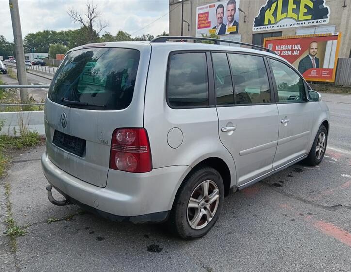 Volkswagen Touran 13