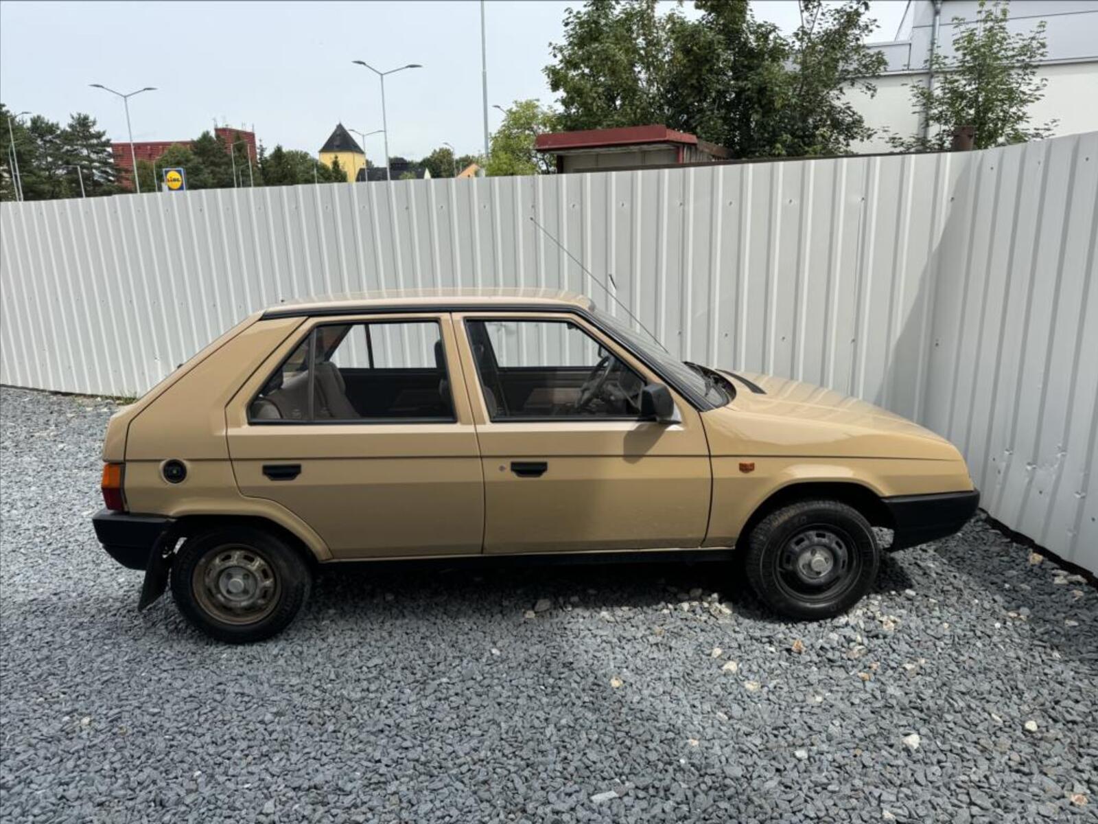 Škoda Favorit 13