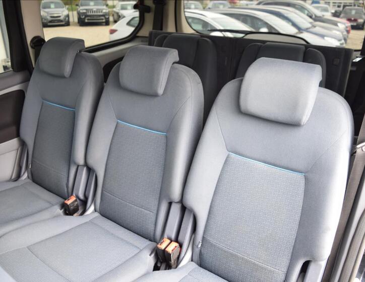 Ford Galaxy 17