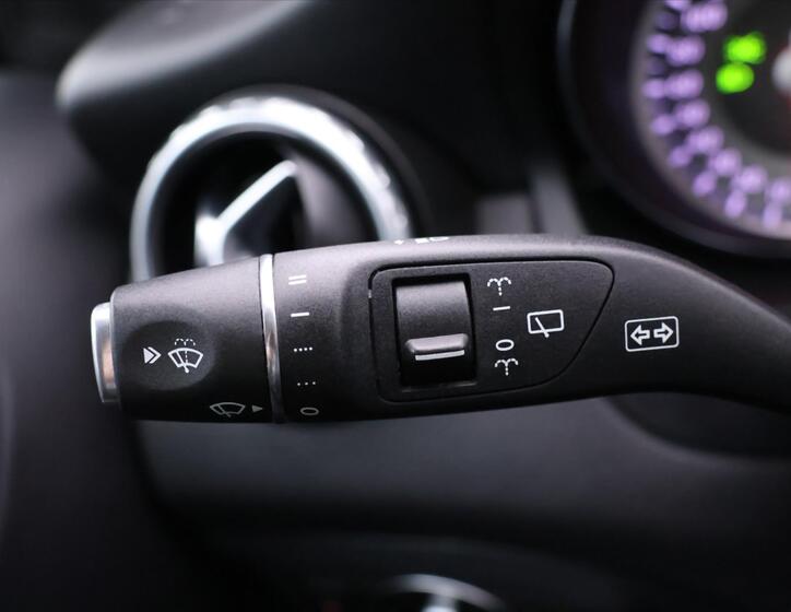 Mercedes-Benz GLA 20