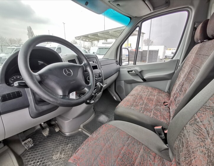 Mercedes-Benz Sprinter 4