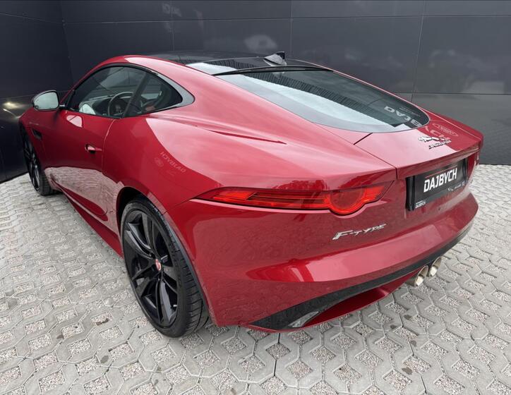 Jaguar F-Type 6