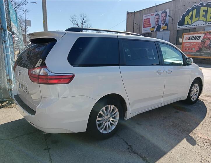 Toyota Sienna 12
