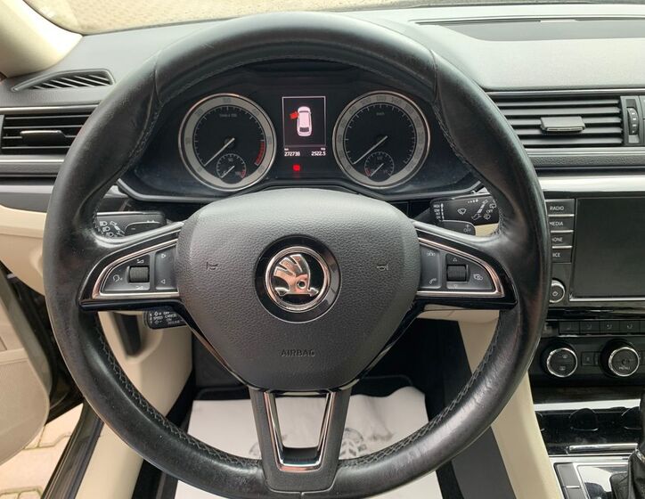 Škoda Superb 12