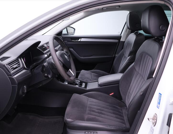 Škoda Superb 9