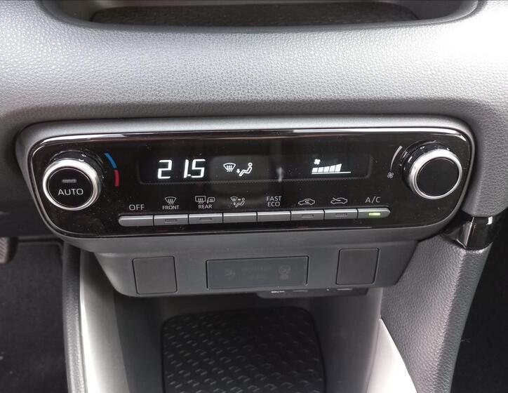 Toyota Yaris 16